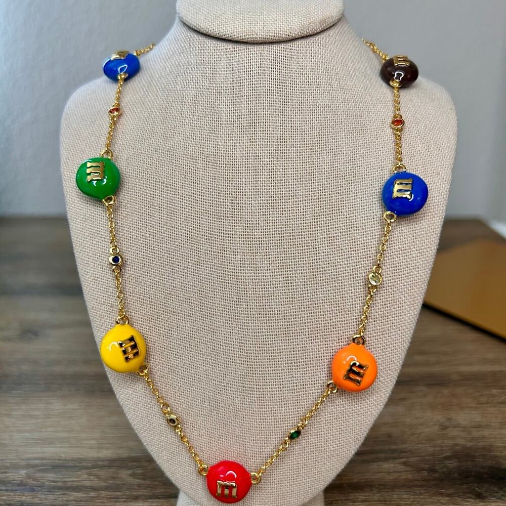 New! M&M's x Kate Spade New York Necklace - Picture 2 of 7